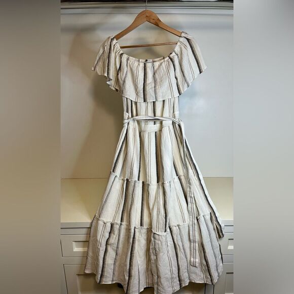 NWOT, Isaac Mizrahi belted dress size 12 - Picture 4 of 4